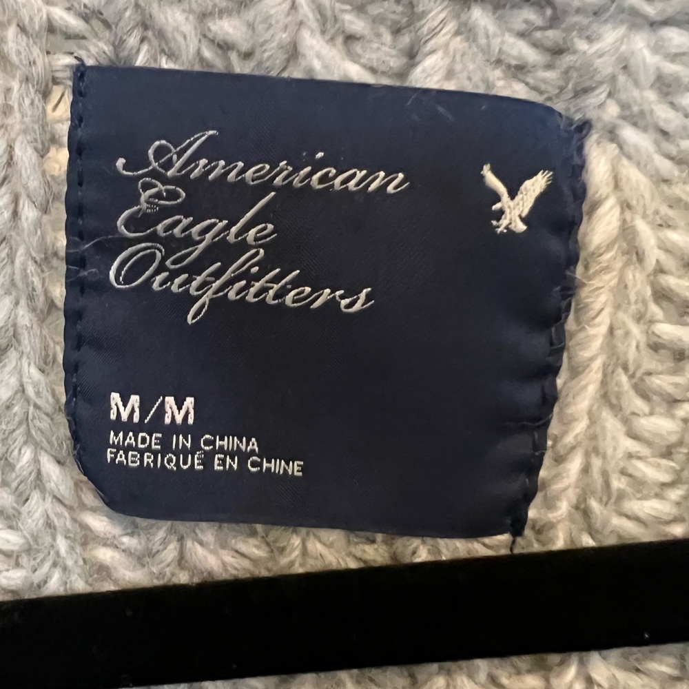 American Eagle Outfitters Gray Poncho Sweater Cableknit Cable Knit Button Size M - Picture 10 of 12